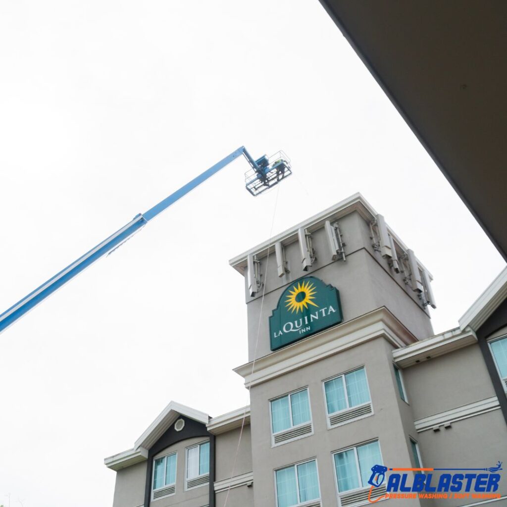 La Quinta Richmond Alblaster Pressure Washing Soft Washing 01